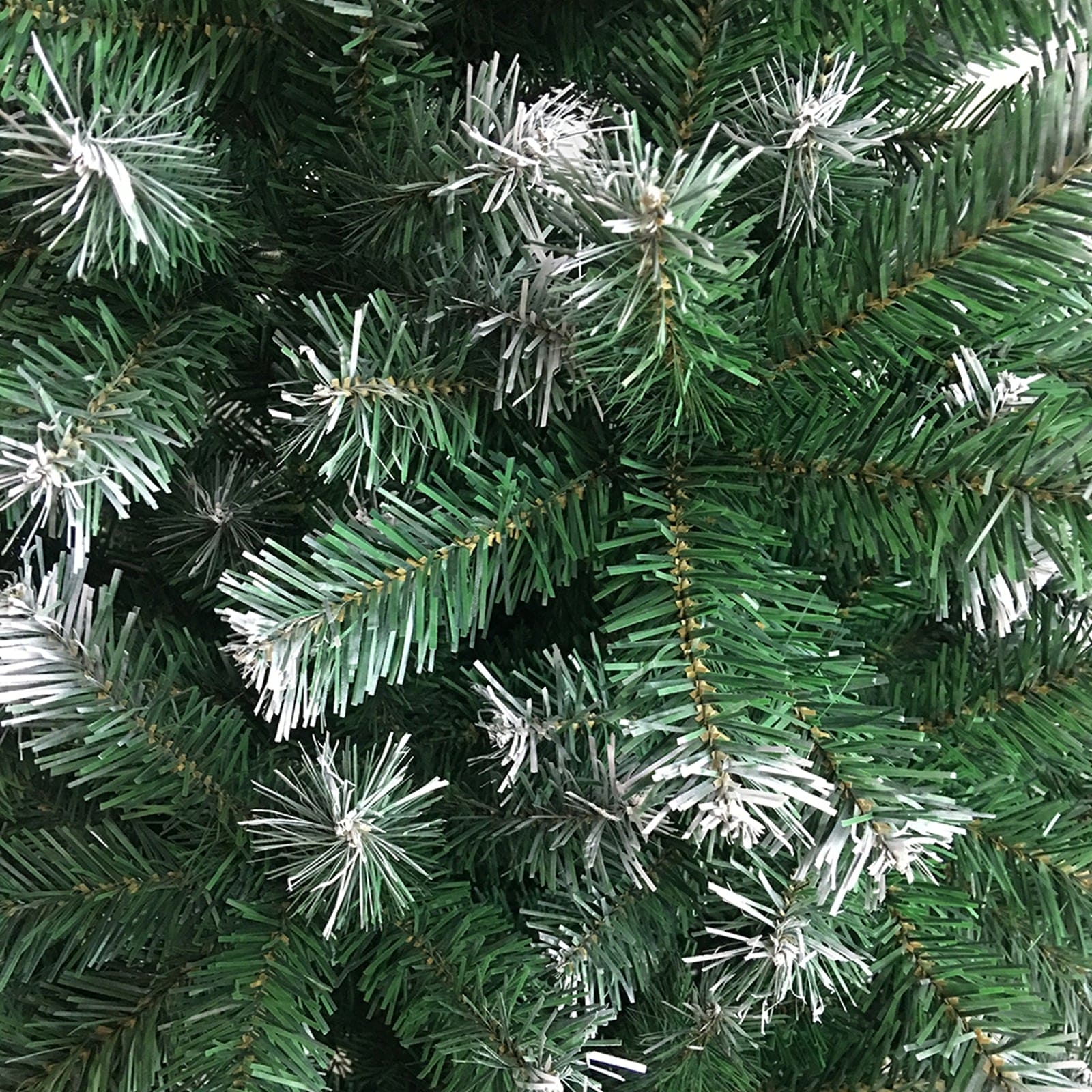 6ft Frosted Christmas tree - ShopBox 